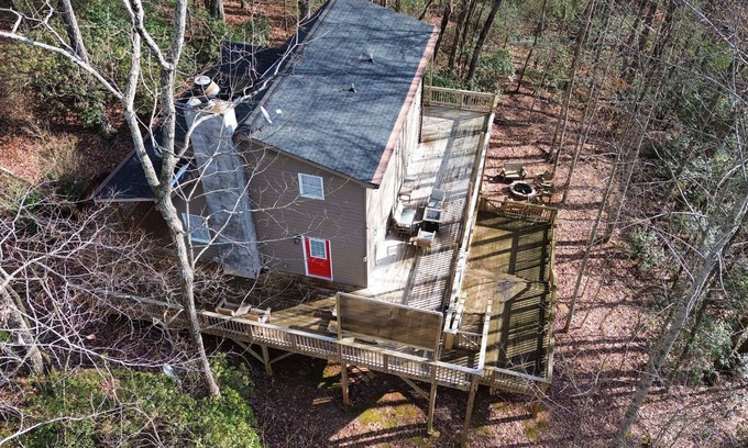 Ellijay Cabin | Rustic Retreat with Massive Deck and Family-Friendly Amenities
