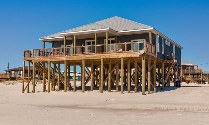 Dauphin Island House | Gulf Front 6-Bedroom House with Pool & Pet Friendly!