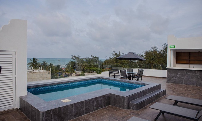 Tuxpan Apartment | Master Suite Boketto: Family-Friendly Getaway Awaits