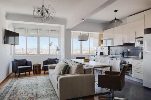 Alfama Apartment | Chic Master Deco Gem in Graça - Pet & Child Friendly Stay