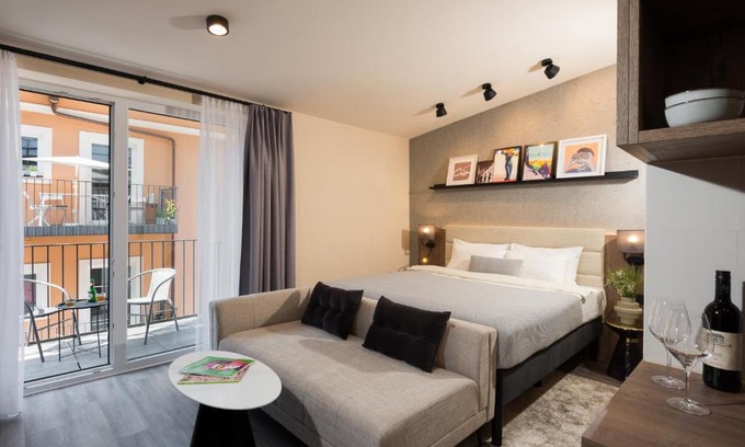 City Centre Salzburg Apartment | Discover Master Linzergasse: Pet-Friendly & Child-Centric Stay