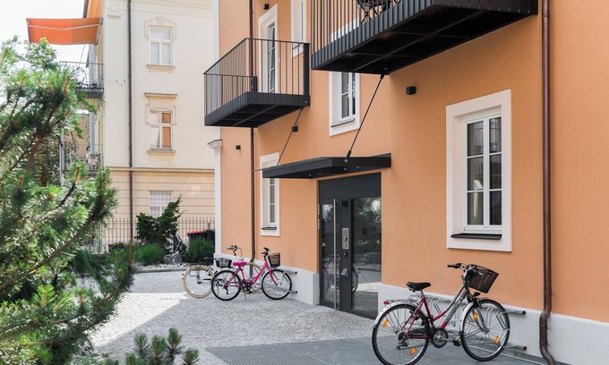 City Centre Salzburg Apartment | Experience Comfort at Master Linzergasse: Pet Friendly Stay