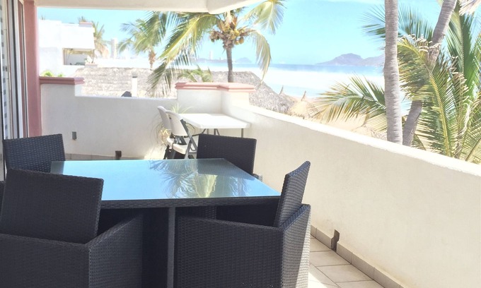 Cerritos Resort | Beachfront Bliss at Master Villa with Pool & Kitchen