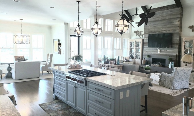 Lake Oconee House | Spacious Lakefront House in Golf Community with Pool