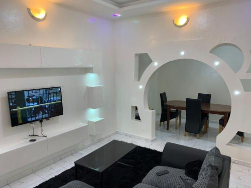 West Coast Division Apartment | Family-Friendly Matano Guest House with Great Reviews