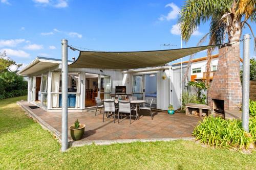 Matapouri House | Family-Friendly Retreat at Matapouri Beach - Pet Welcome!