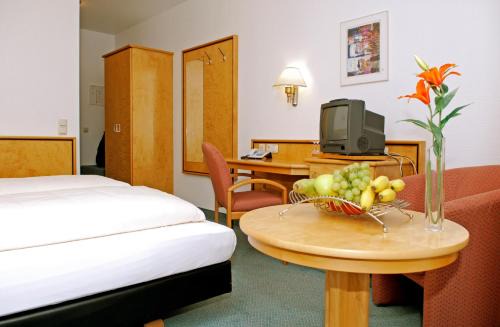 Altdorf bei Nuernberg Hotel | Inviting Matchpoint Hotel: Family-Friendly with Breakfast Included
