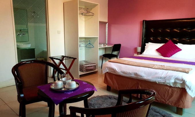 Francistown House | Budget-Friendly Mathlyn Guest House with Family Amenities