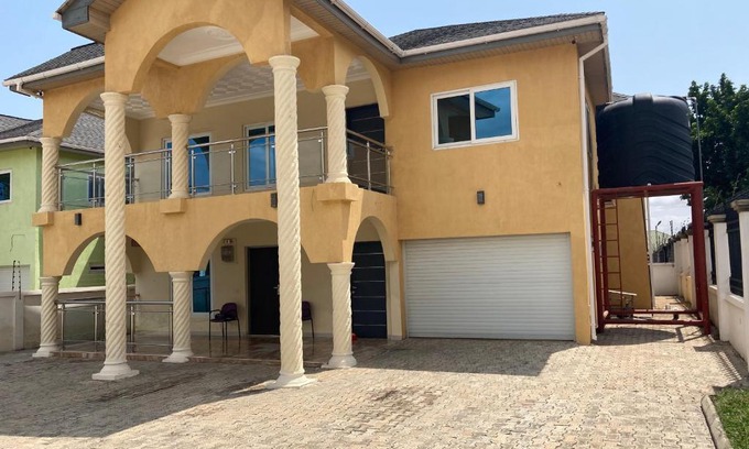 Accra House | Relax at MatKay 1: Private Pool & Family-Friendly Retreat