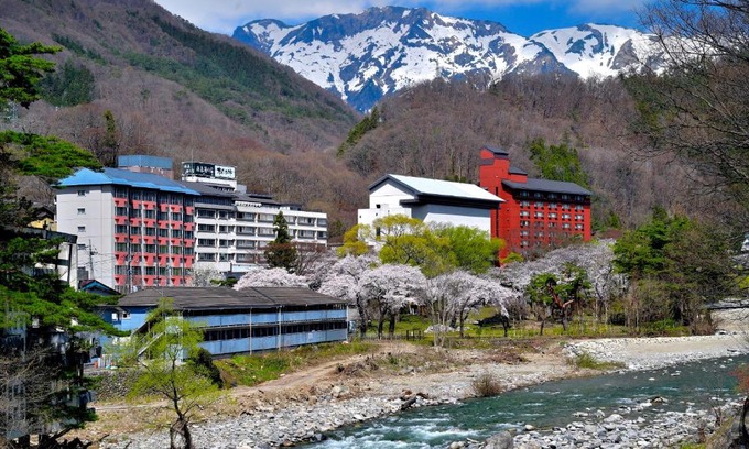 Kamimoku Onsen Hotel | Oceanfront Matsunoi: Family-Friendly with Pool & Hot Tub