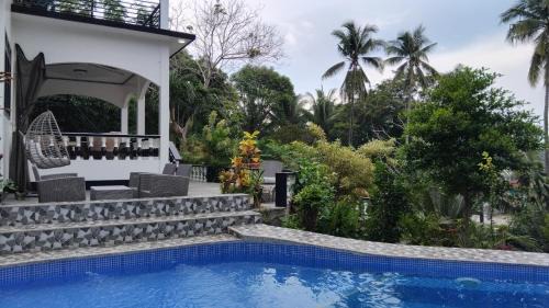 Zamboanguita House | Matteo's Hus Villa Rental: Oceanfront Bliss & High Ratings