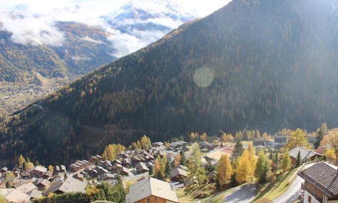 Grimentz Ski Chalet | Pet-Friendly Oceanfront Retreat at Matti-Tinoll Hotel
