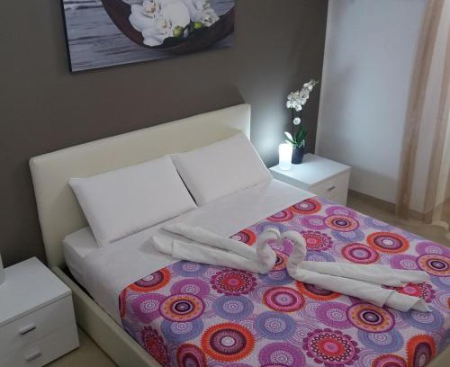Alcamo Historic Center Apartment | Discover Maui Apartment: Pet-Friendly with Kitchen & Breakfast