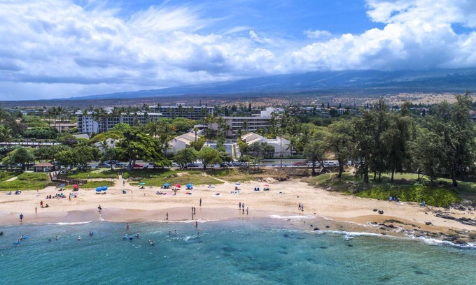 Kihei Condo | Maui Banyan- 1BR Garden View - Full Kitchen/Beach across the street/Free Parking