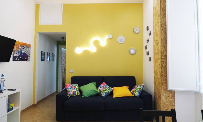 Maddalena Apartment | MAURA HOUSE NEAR RIGHI FUNICULAR WITH BALCONY