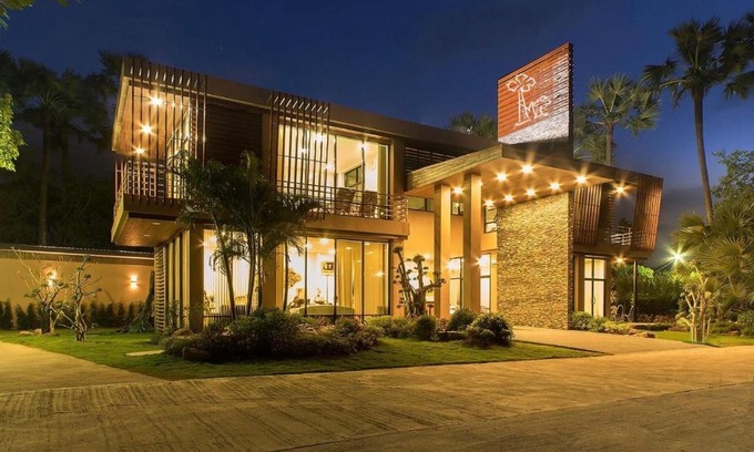 Singhanakhon Resort | Experience Mavaree Resort: Pet-Friendly with Pool Access