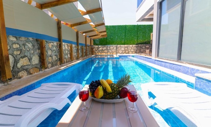 Demre House | Oceanfront Mavi Apart: Family-Friendly Stay with Great Views