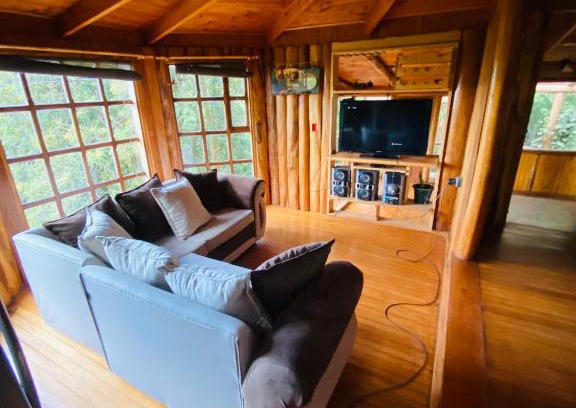 Quemchi House | Explore Mawünmapu: Pet-Friendly Retreat with Perfect Reviews