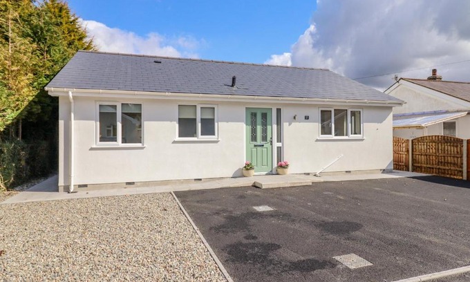 Llanycil House | Pet-Friendly Mawnog Fach: 4-Star Retreat with Top Reviews