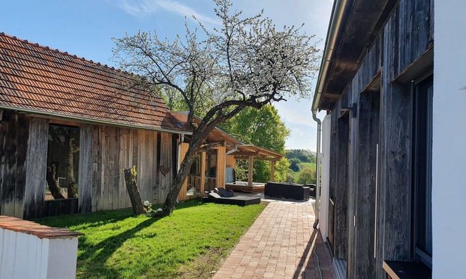 Sankt Margarethen an der Raab Apartment | Relax at "Max" - A Tranquil Oasis with Spa and Pool