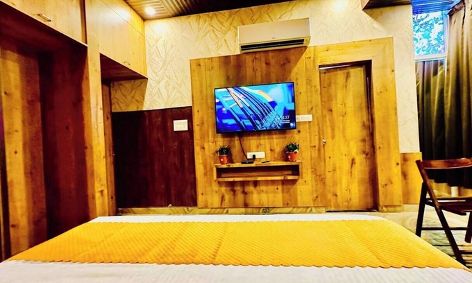 Jaipur House | Discover Max21 Circuit House: Family and Pet Friendly Stay