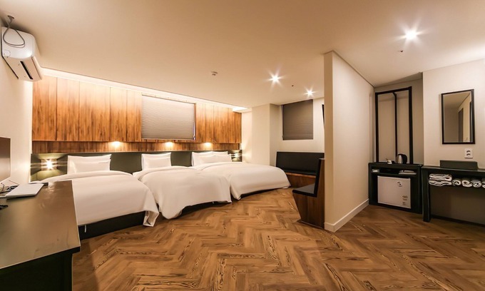 Choryang Hotel | Affordable Maximum Hotel: Family-Friendly with Breakfast & More