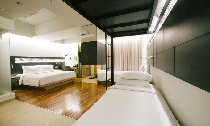 Gubeng Hotel | Stylish MaxOneHotels at Dharmahusada - Top Rated in Surabaya