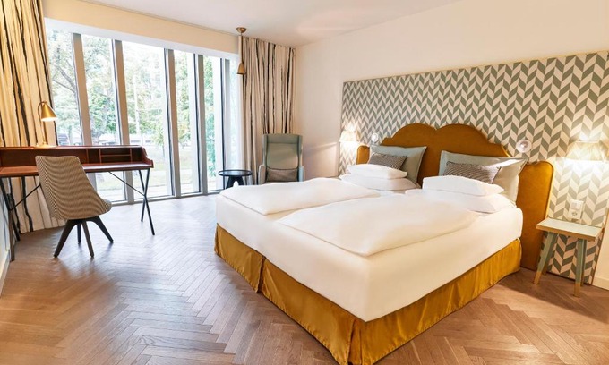 Hundsturm Hotel | Elegant MAXX by Steigenberger Vienna with Ocean View Amenities