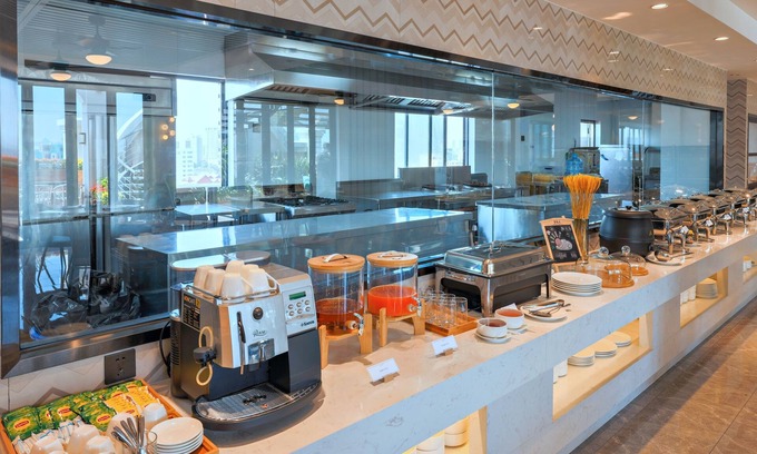 Prampir Makara Hotel | Discover Marco Polo Hotel Phnom Penh - Rated 9/10 with Dining