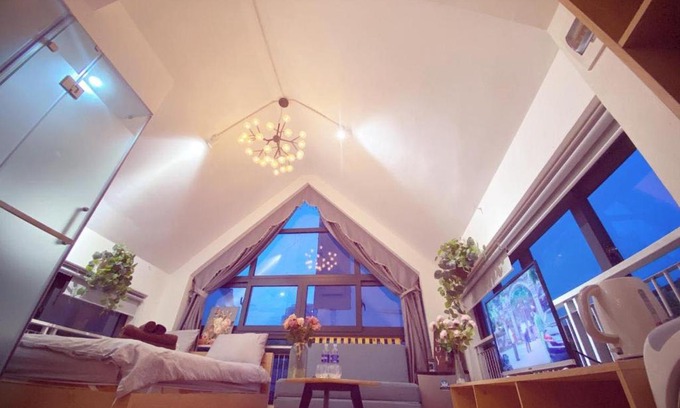 Hoan Kiem House | Rooftop Sky View Haven - Guest Rated 10/10 Experience