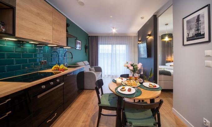 Gdansk City Center Apartment | Top-Rated Maya's Flats & Resorts: Ideal for Families