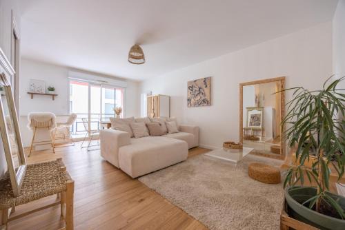 Madeleine-Champ de Mars Apartment | Discover Mayence Parking at Cité des Congrès