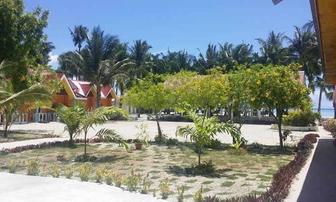 Santa Fe Resort | Relax at Mayet Beach Resort - Pet-Friendly & Family Friendly