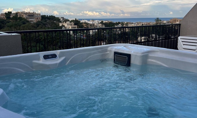 St. Andrew's Apartment | Elegant Oceanfront Retreat at Mayfair by Premier Suites MT