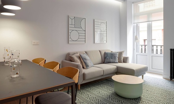 Old Town Apartment | Unforgettable Stay at Mayor Suite 3 with Oceanfront Views
