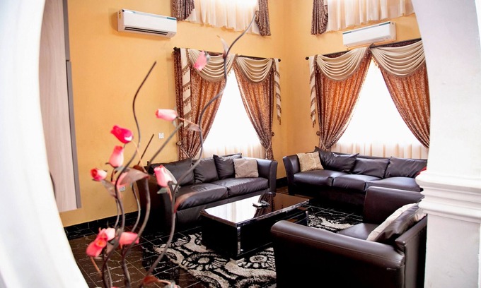 Taifa Hotel | Discover Mays Haven: Family-Friendly with Cozy Amenities