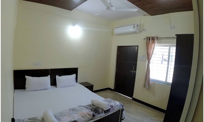 Ujjain Bed & Breakfast | Mayur Homestay