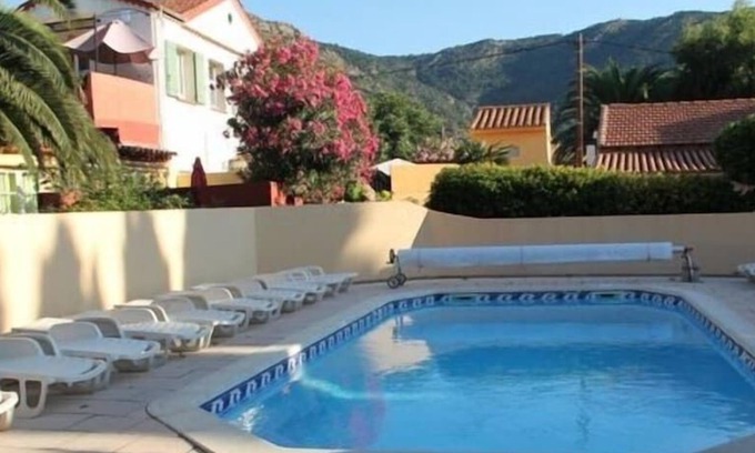 Le Lavandou House | Beautiful Mazet 3*** with Heated Pool & Beach Access