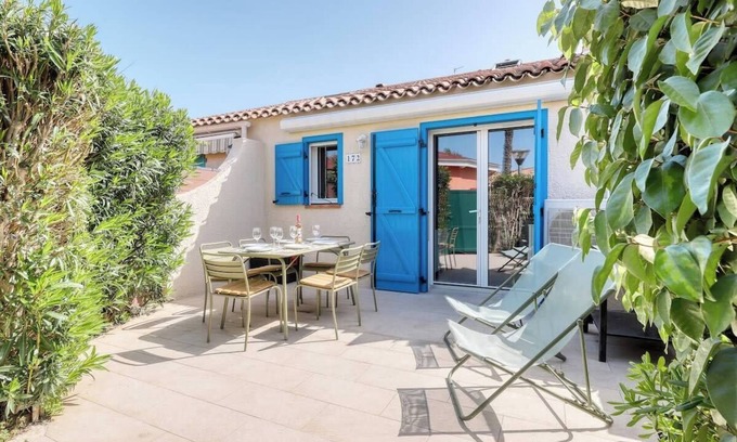 Le Lavandou Apartment | Relaxing Retreat at Mazet Neuf - Résidence Tahiti Park