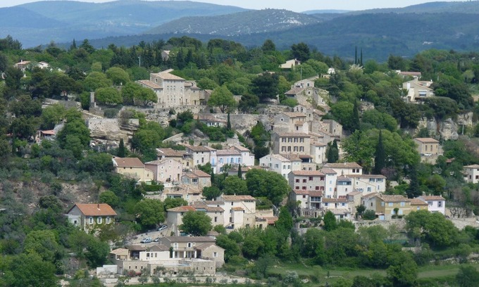La Roque-sur-Pernes House | Recently Renovated Mazet in the Heart of Provence