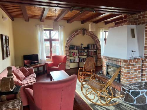 Pozezdrze Villa | Experience Comfort at Mazurskie Uroczysko - Pet Friendly Stay