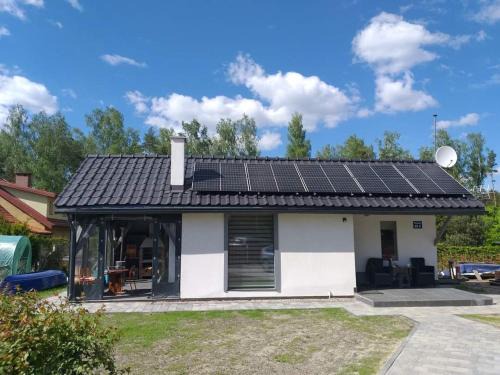 Lukta House | Cozy Pelnik Domek by the Lake - Pet & Child Friendly Retreat