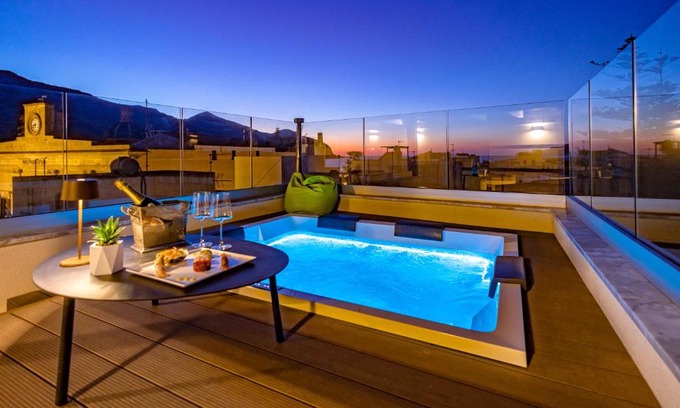 Favignana House | Impeccable Mazzini Accommodation with Hot Tub & Breakfast