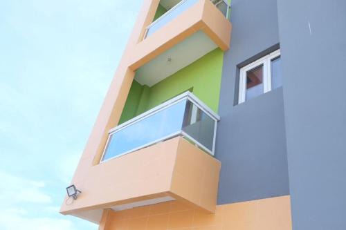 Pointe des Almadies Apartment | Modern MBAO Sipres Apartment by the Sea - Family Friendly