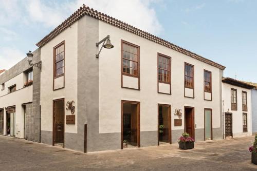 Historical Center Apartment | Elegant MC San Agustín - Family-Friendly with Hot Tub