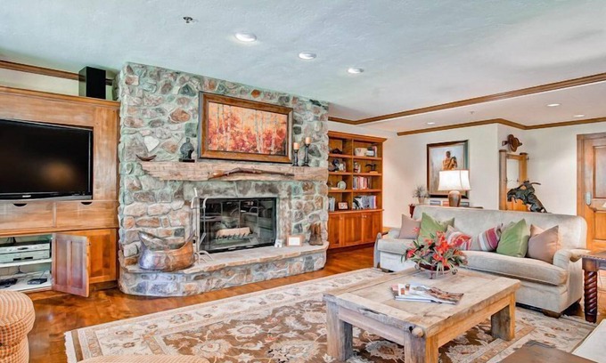 Highlands Townhomes Condo | Unforgettable Stay at McCoy Peak Lodge 101 - Four Bedroom