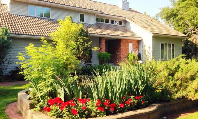 Drumheller Bed & Breakfast | Discover McDougall Lane Bed & Breakfast: Family Friendly Getaway