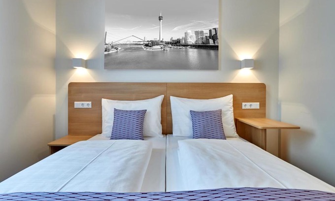 Lierenfeld Hotel | Pet-Friendly McDreams Hotel Düsseldorf-City: Family Comfort