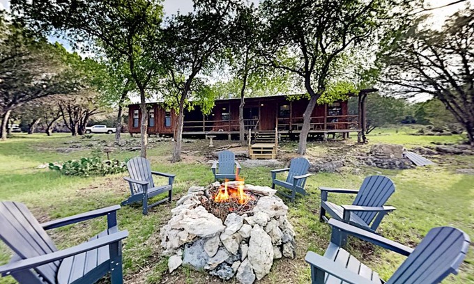 Dripping Springs House | McGregor Dream: Family-Friendly Stay with Kitchen Amenities
