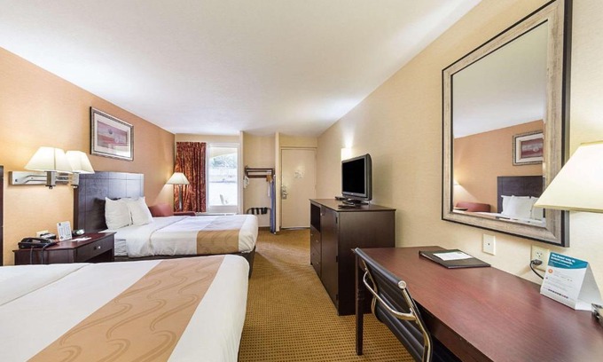 Media Hotel | Pet-Friendly Getaway at McIntosh Inn with Family Amenities